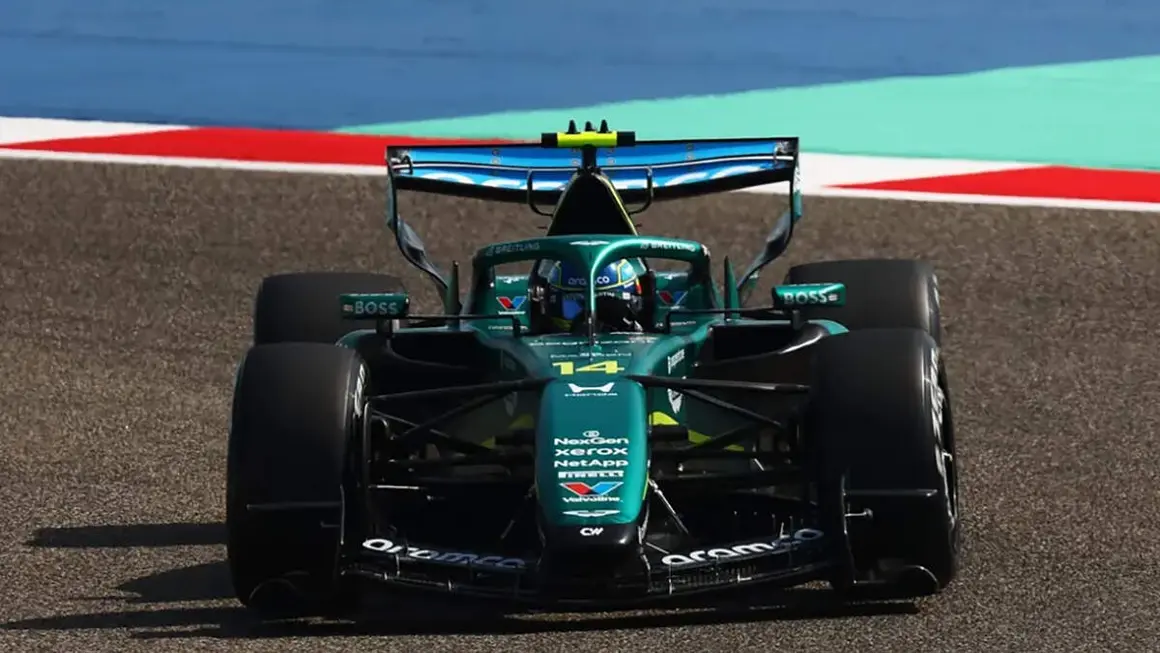3 Fernando Alonso Aston Martin a Bahr&eacute;in febrero 2026