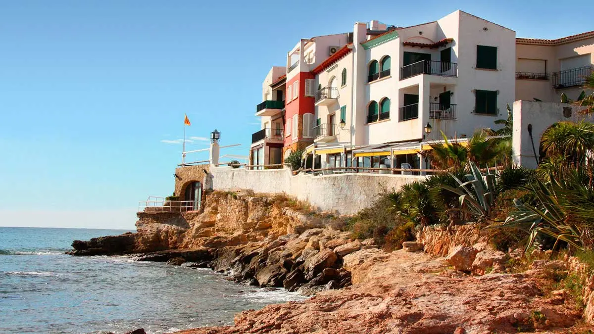 Roc de Sant Gaiet&agrave; a la costa. Foto web.rodadebera.cat