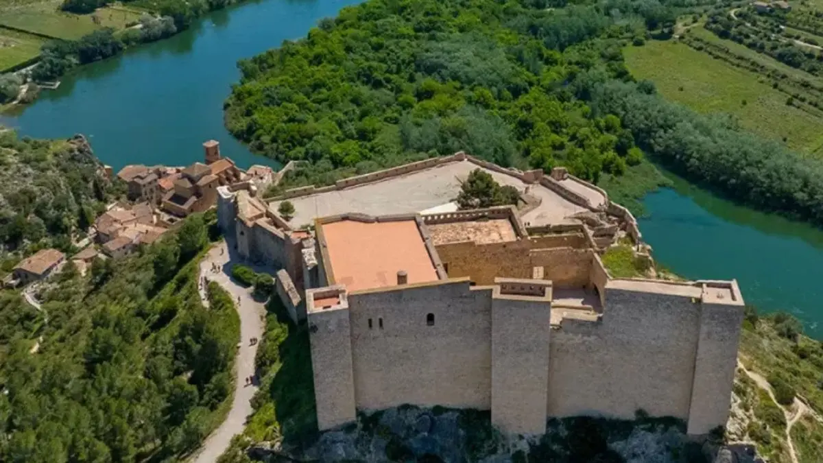Castell &agrave;rab de Miravet a Tarragona. Foto miravet.info