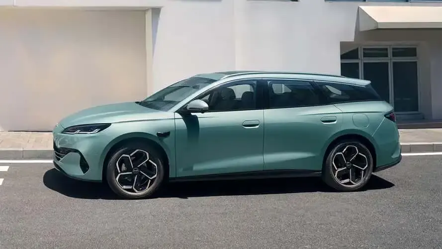 El BYD Seal 6 Touring, el cotxe h&iacute;brid amb m&eacute;s autonomia del m&oacute;n