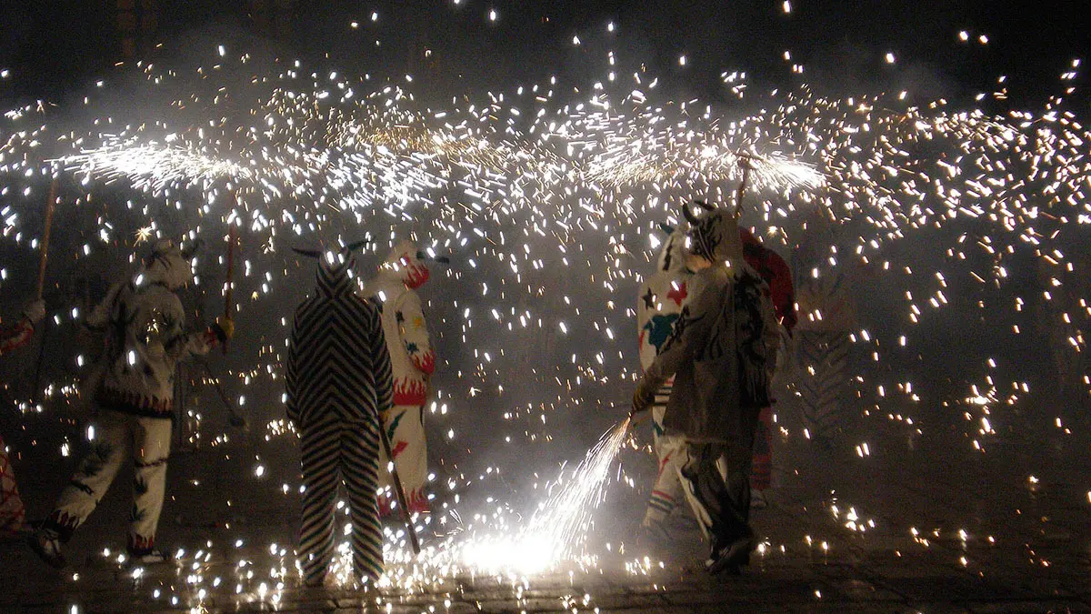 Mesures de seguretat pels actes de foc de Miseric&ograve;rdia 2025. Wikipedia.