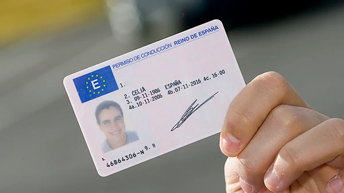 Canvi digital del carnet de conduir a la DGT