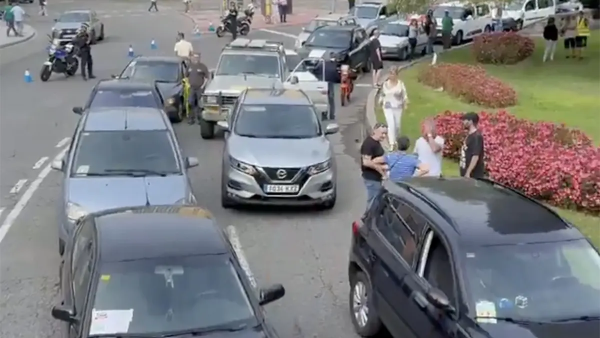 Caravana de Vox contra la ZBE a Tarragona i Reus. diarimes.com