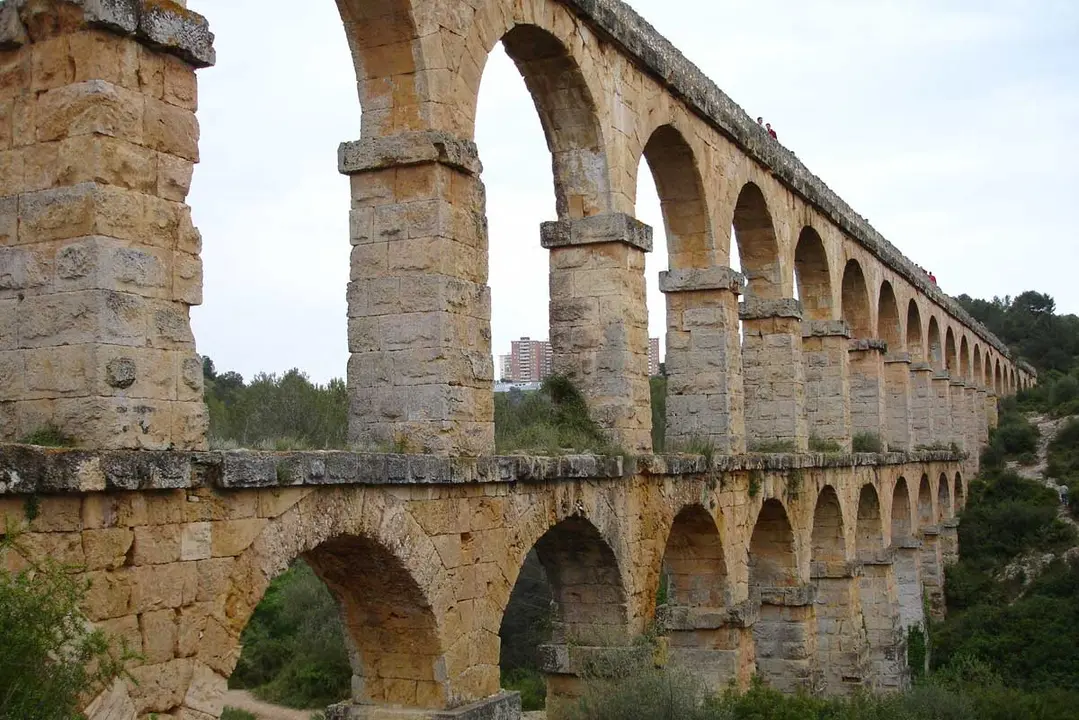 Tarragona.Pont del diable aq&uuml;educte - Wikipedia