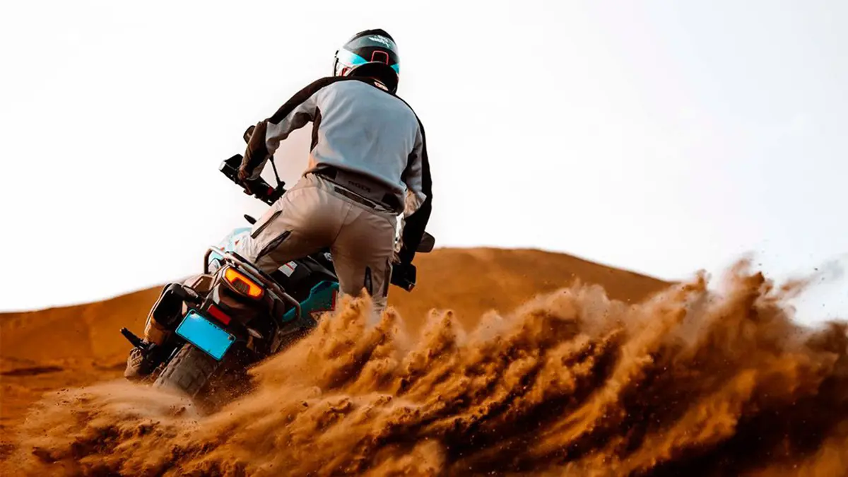 CFMOTO 1000MT-X 2026 presentada a Espanya