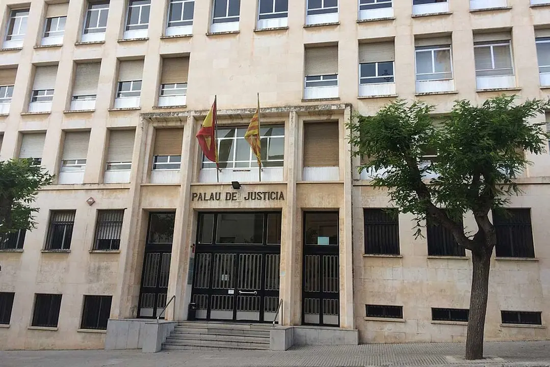 Palau de Justicia Tarragona - Wikimedia Commons