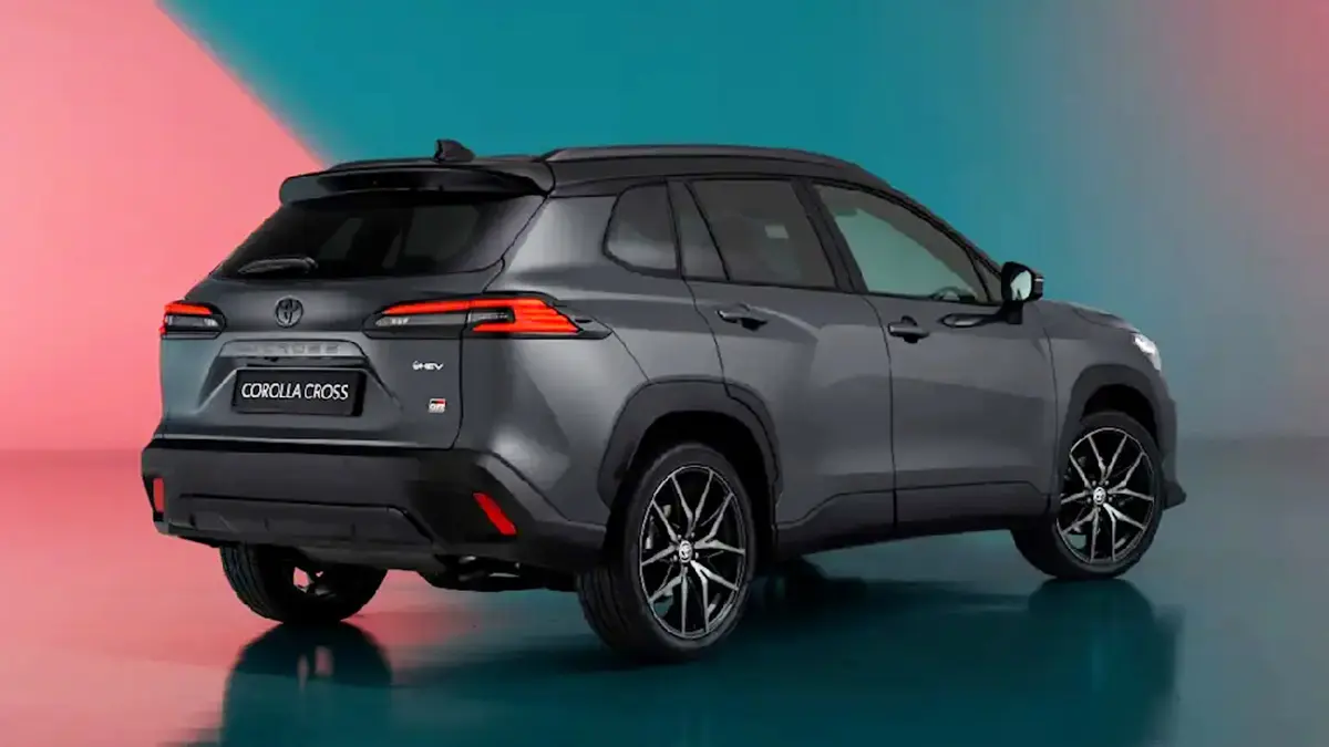 Toyota Corolla Cross Hybrid 2025 amb versi&oacute; GR Sport i redisseny exterior