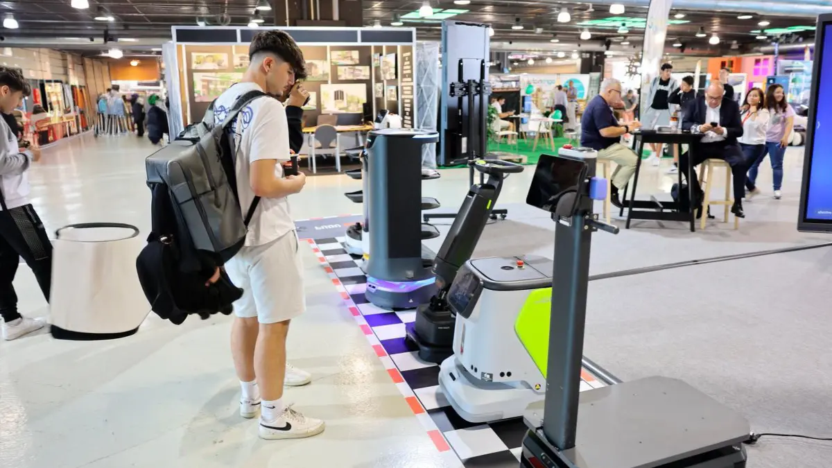 Imatge d&rsquo;un taller juvenil de realitat virtual a ExproReus 2025