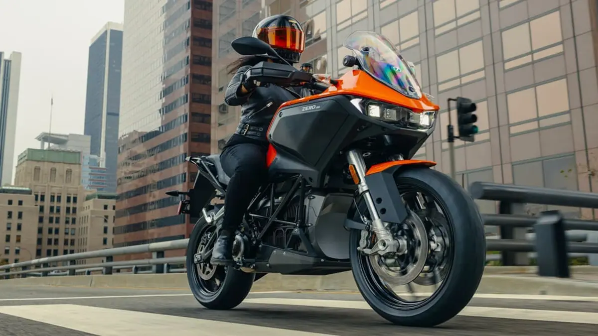 Les millors motos el&egrave;ctriques per segments el 2025