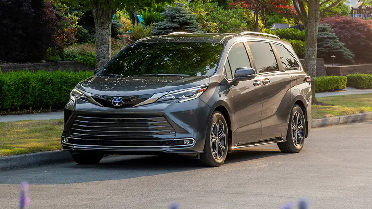 Toyota Sienna Hybrid 2025 afectada per la crida a revisi&oacute; dels seients