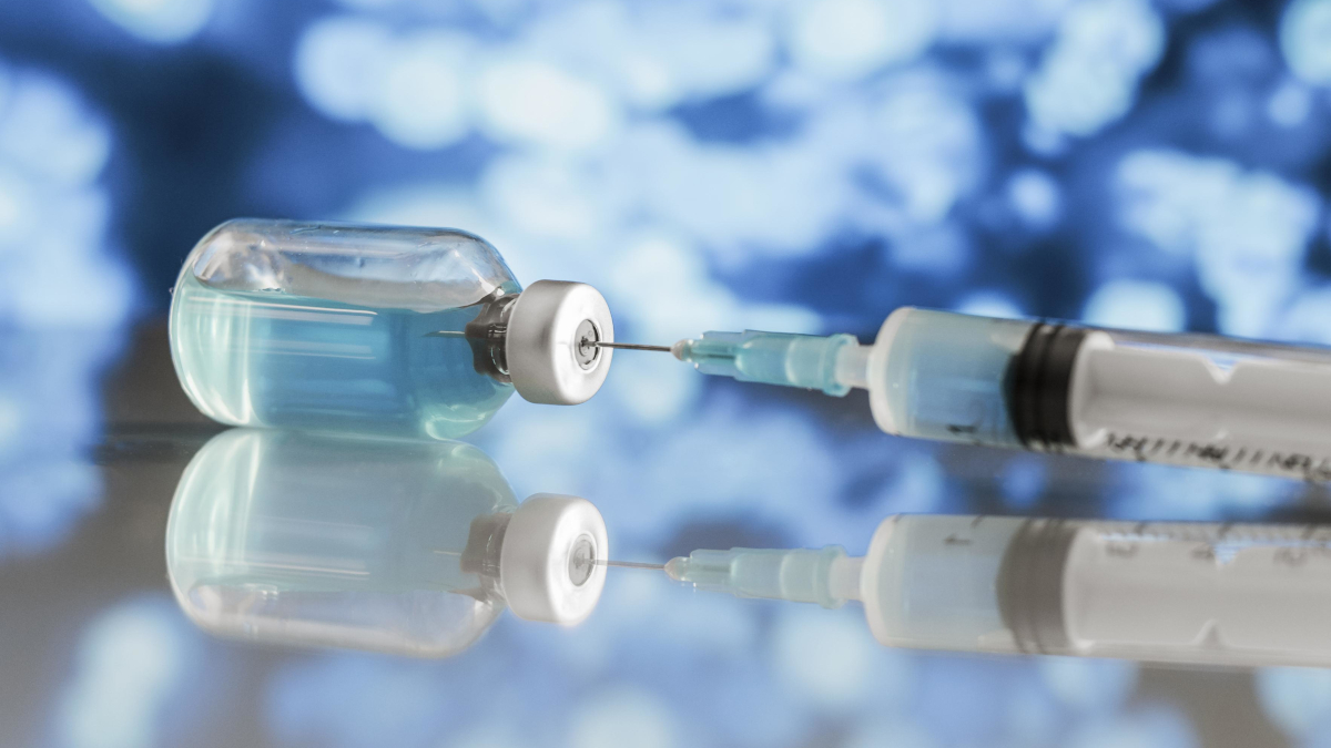 Tret de sortida a la campanya de vacunacions de la Grip i del COVID. Imatge de Freepik.