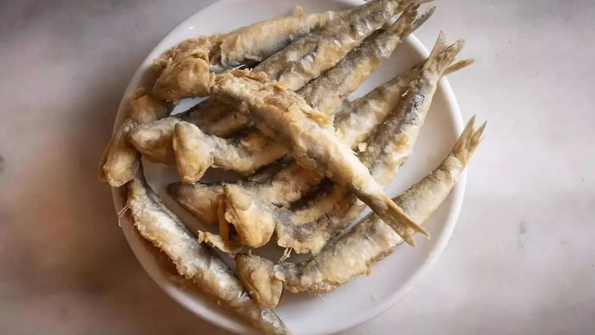 Peixet fregit del Bar La Plata, Barcelona. Imatge Instagram barlaplata