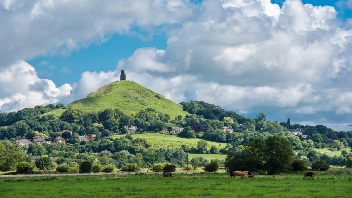 Glastonbury-torre-tor-Eugene-Birchall_wc