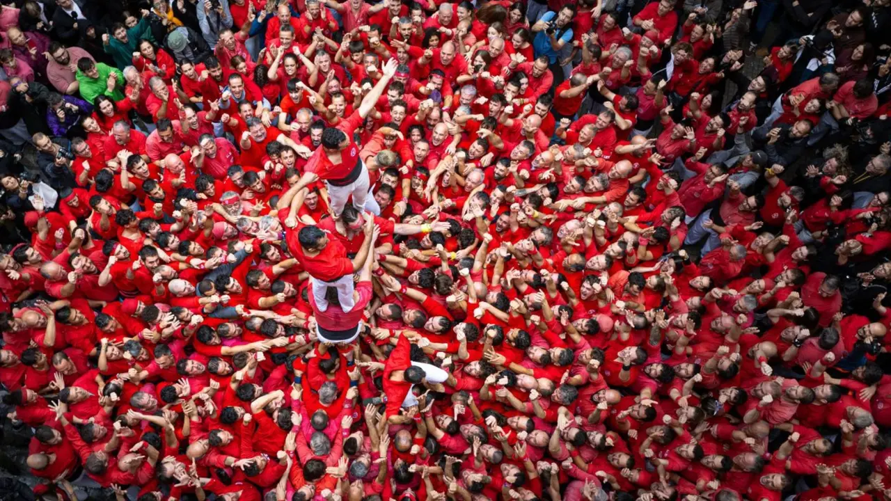 Colla Castellera Valls: &Eacute;xito temporada, estrategia, perseverancia, castells, Valls, Santa &Uacute;rsula, plaza Blat
