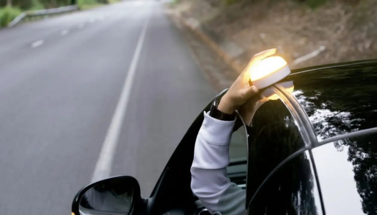 Imatge de les balizes V16 esgotades a Tarragona: alta demanda i obligatori &uacute;s des de 2023