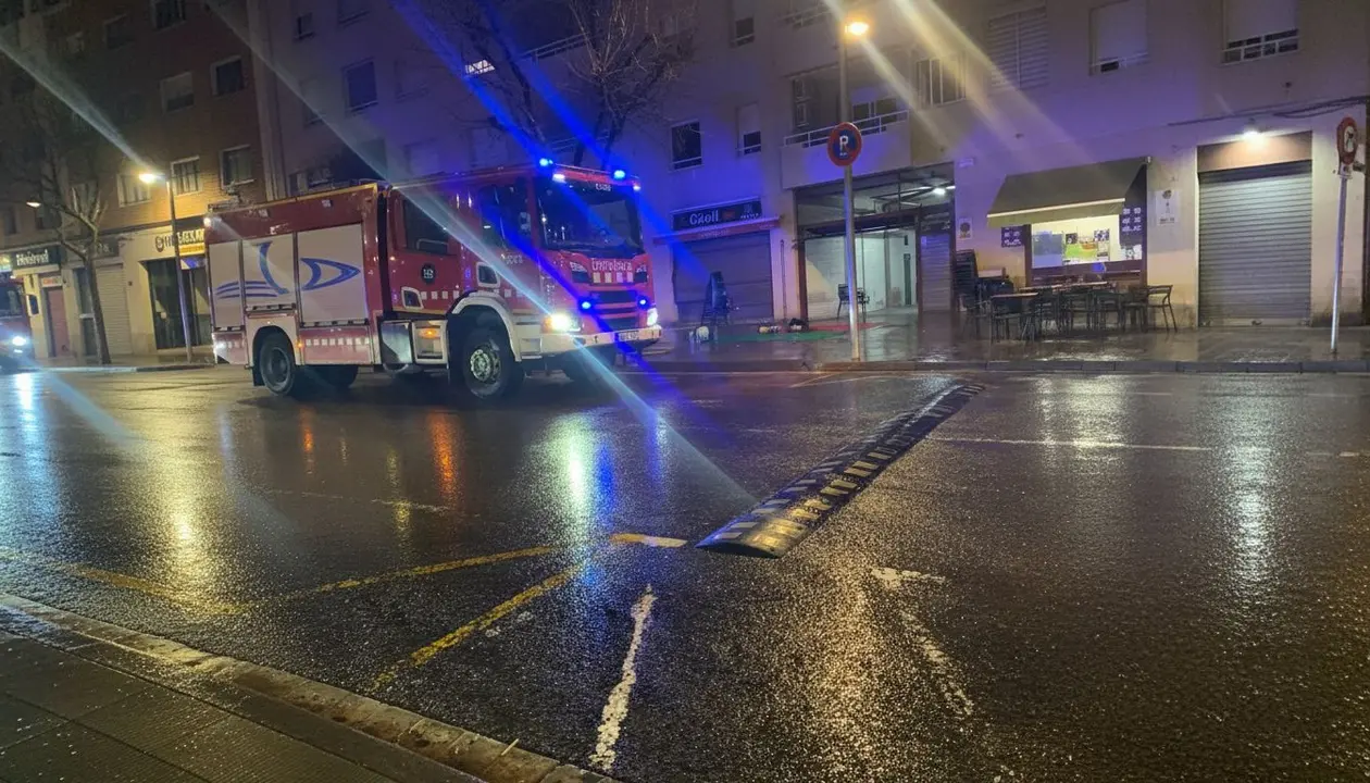 Incendi a un rostidor de pollastres a Valls provoca alarma i intervenci&oacute; dels bombers al barri del Forn&agrave;s