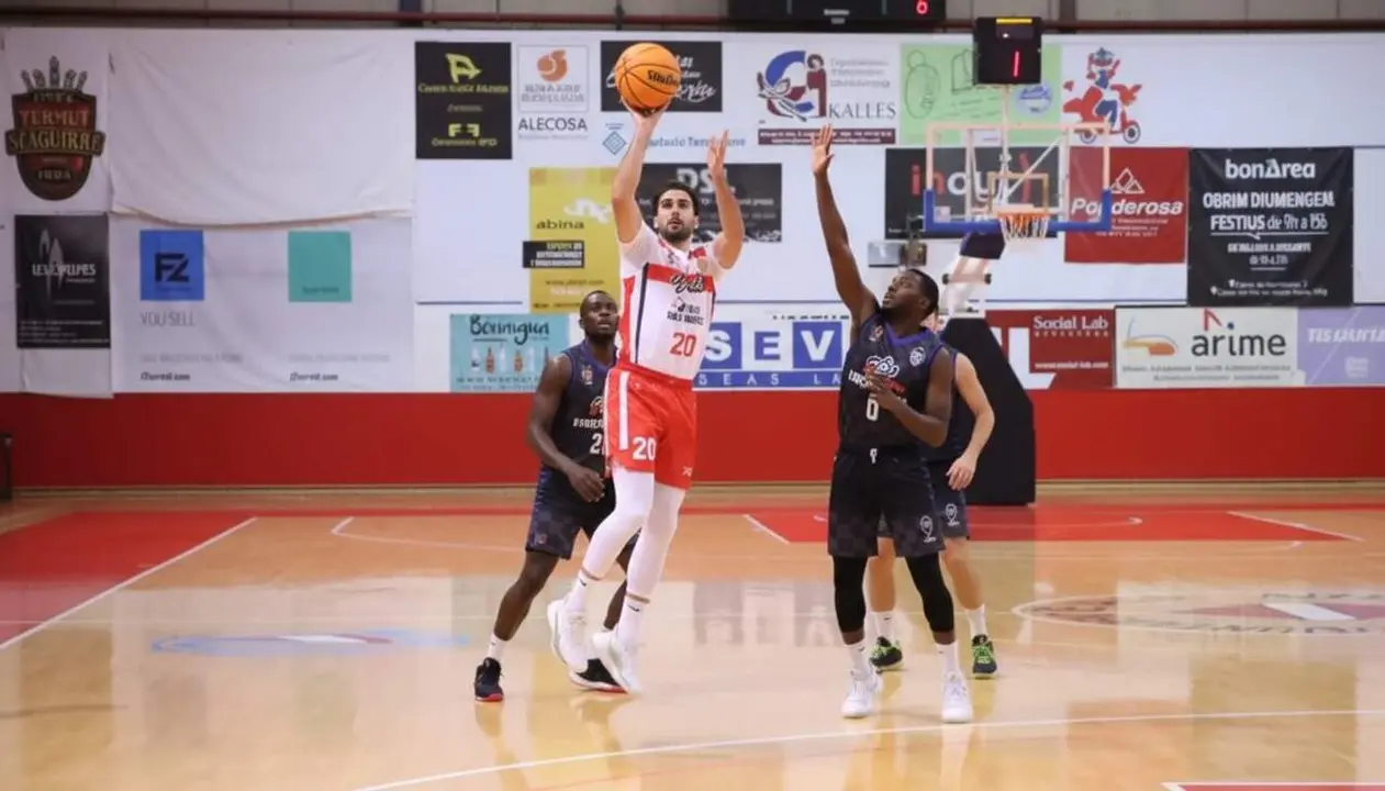 Partit de b&agrave;squet entre CB Valls i Boet Matar&oacute; al pavell&oacute; Joana Ballart amb vict&ograve;ria clara del CB Valls per 95-62