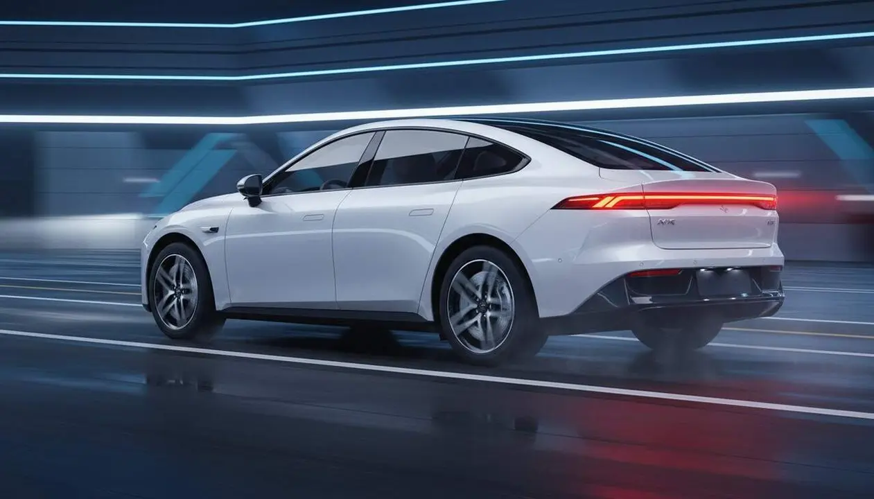 el-primer-cotxe-amb-motor-a-cada-roda-arriba-des-d