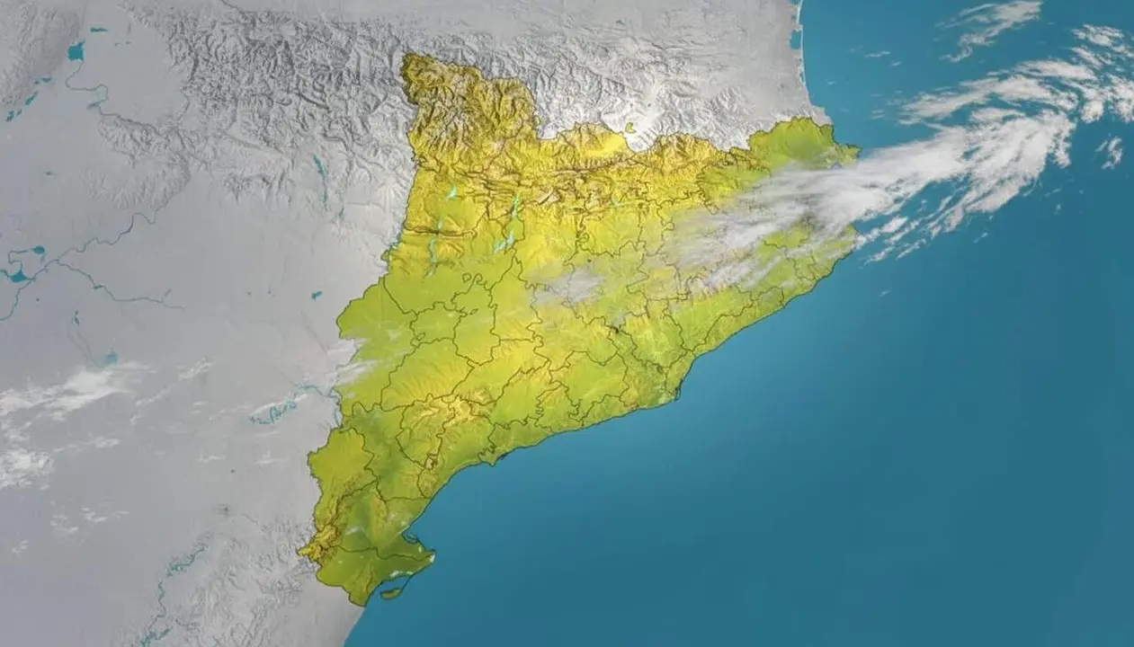 Imatge del cel de Tarragona amb n&uacute;vols i ruixats febles durant un dijous amb augment de temperatura i canvi clim&agrave;tic local