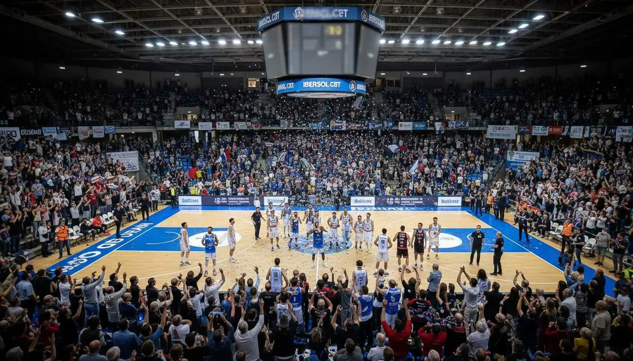 Celebraci&oacute; de la vict&ograve;ria de l'Ibersol CBT al pavell&oacute; del Serrallo despr&eacute;s de superar el Mollerussa i liderar la categoria de b&agrave;squet