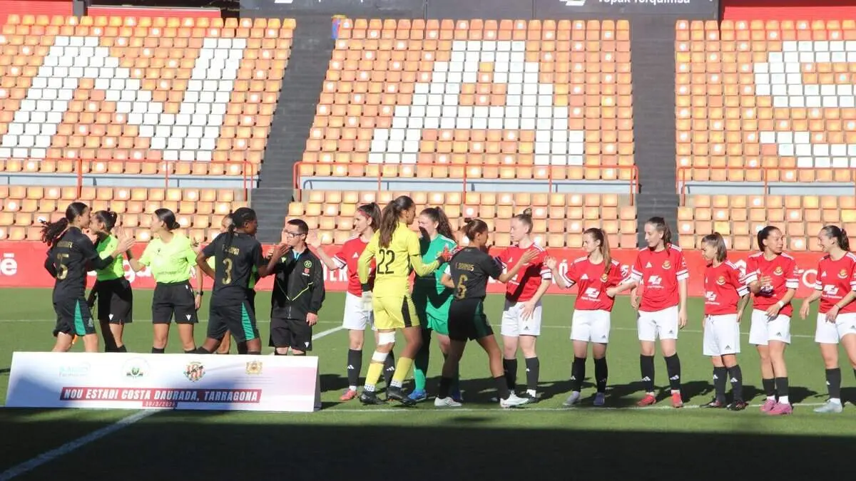 M&eacute;s de 2.500 aficionats gaudint del futbol femen&iacute; al Nou Estadi Costa Daurada de Tarragona