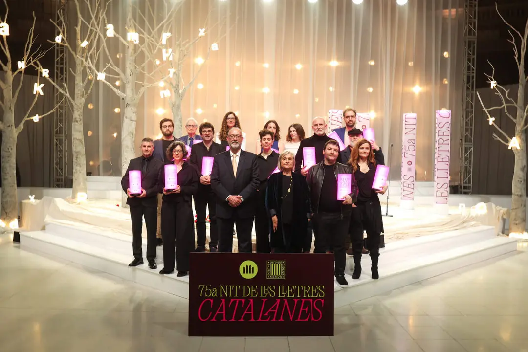 Celebraci&oacute; de la 75a Nit de les Lletres Catalanes amb reconeixement a la literatura catalana i el seu impacte cultural.
