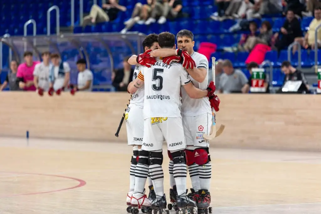 El partit de hockey entre Reus Deportiu i el Palau amb gol legal anul&middot;lat que genera controv&egrave;rsia