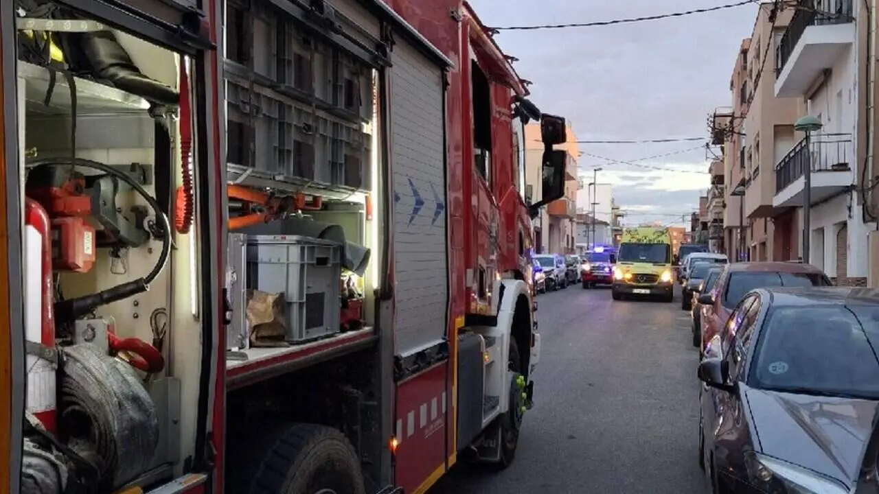 Incendi en quadre el&egrave;ctric de planta baixa a Torreforta provoca evacuaci&oacute; de ve&iuml;ns i intervenci&oacute; d&rsquo;emerg&egrave;ncies a Tarragona &mdash; Imagen de la Fuente