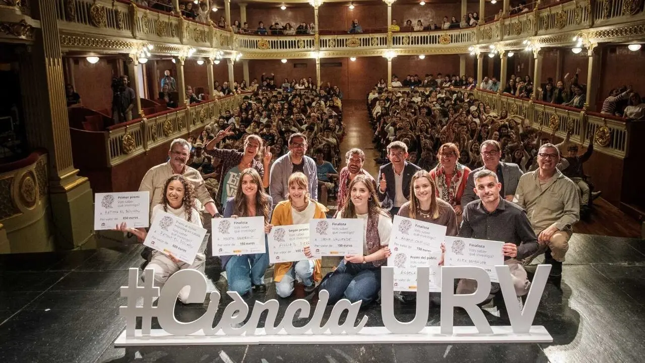 Fatima el Bouhali guanya el concurs amb un mon&ograve;leg sobre infants amb autisme i TDAH destacat a la URV &mdash; Imagen de la Fuente
