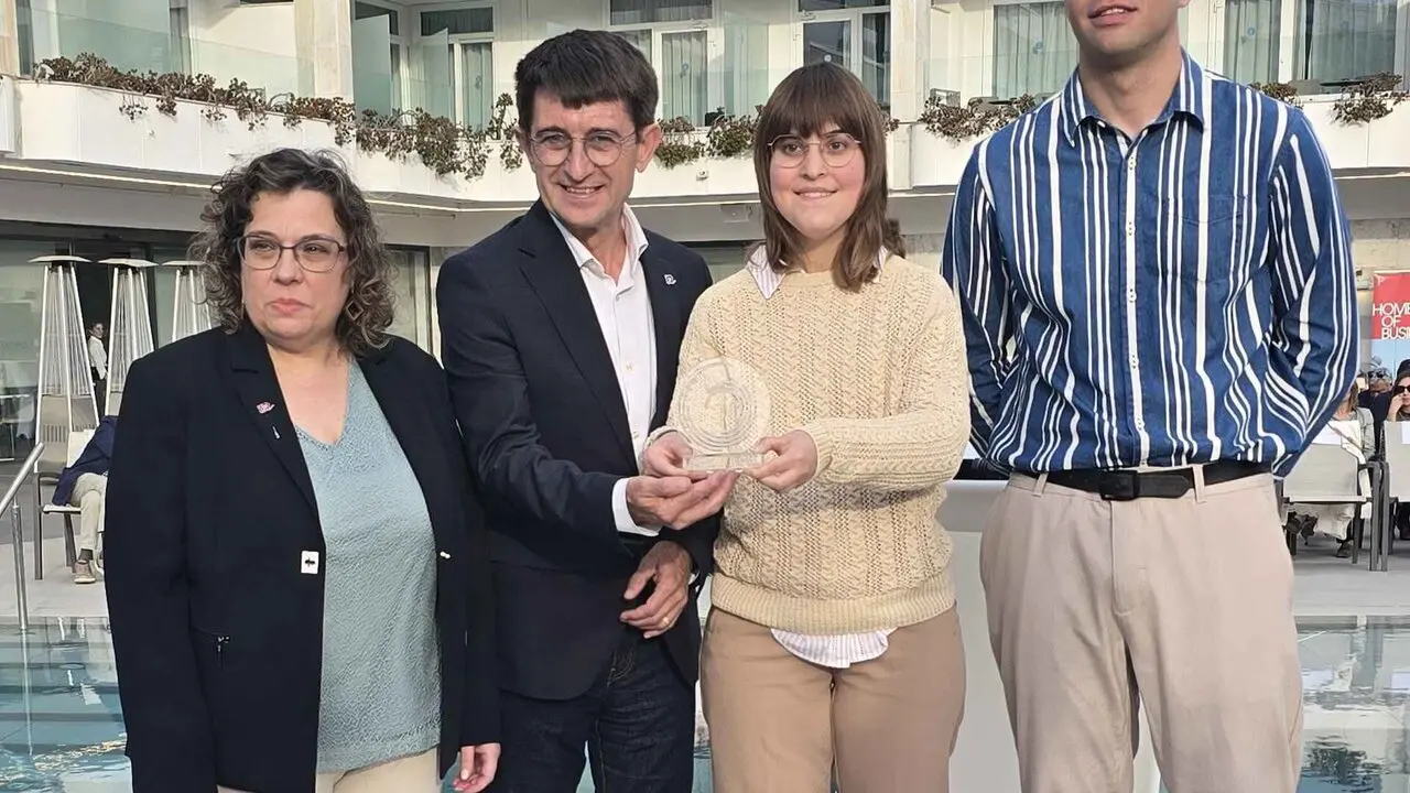 Logo de l'aplicaci&oacute; ExplainUp de la URV que mostra la tecnologia innovadora d'intel&middot;lig&egrave;ncia per simplificar processos complexos &mdash; Imagen de la Fuente