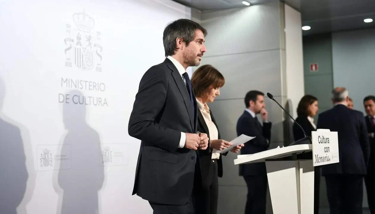 Ernest Urtasun, ministre de Cultura d&rsquo;Espanya, en una imatge d&rsquo;arxiu destacada per l&rsquo;article sobre el bloqueig de webs a Espanya &mdash; Imagen generada por IA