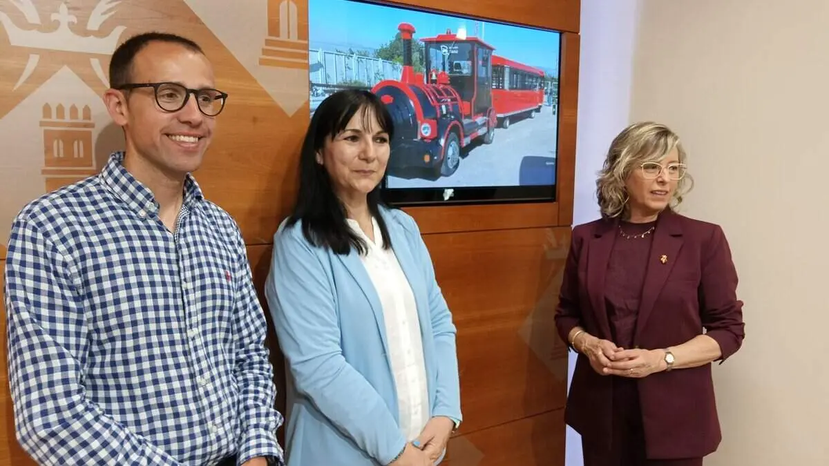  El nou tren tur&iacute;stic de Tortosa inaugura Expoebre 2026 amb una subvenci&oacute; de 75.000 euros de la Diputaci&oacute; de Tarragona &mdash; Imagen de la Fuente 