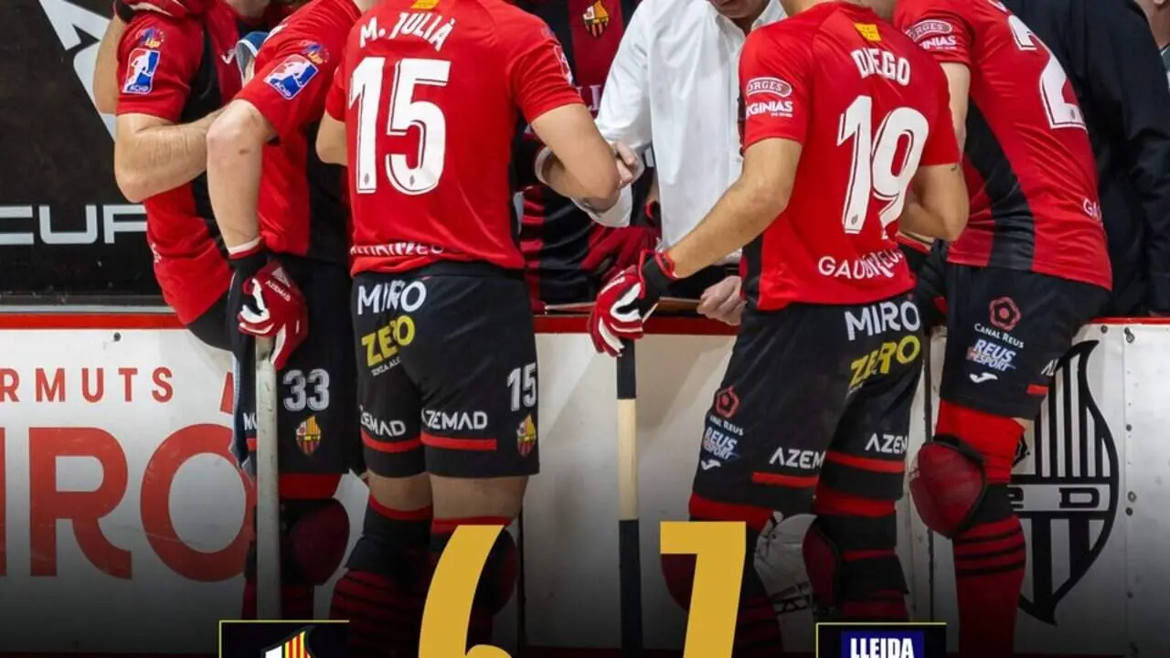 Jugadors del Reus Deportiu en acci&oacute; durant el partit de l&rsquo;OK Lliga contra Pons Lleida preparant-se pels quarts de final contra Calafell La Menorquina &mdash; Imagen de la Fuente 