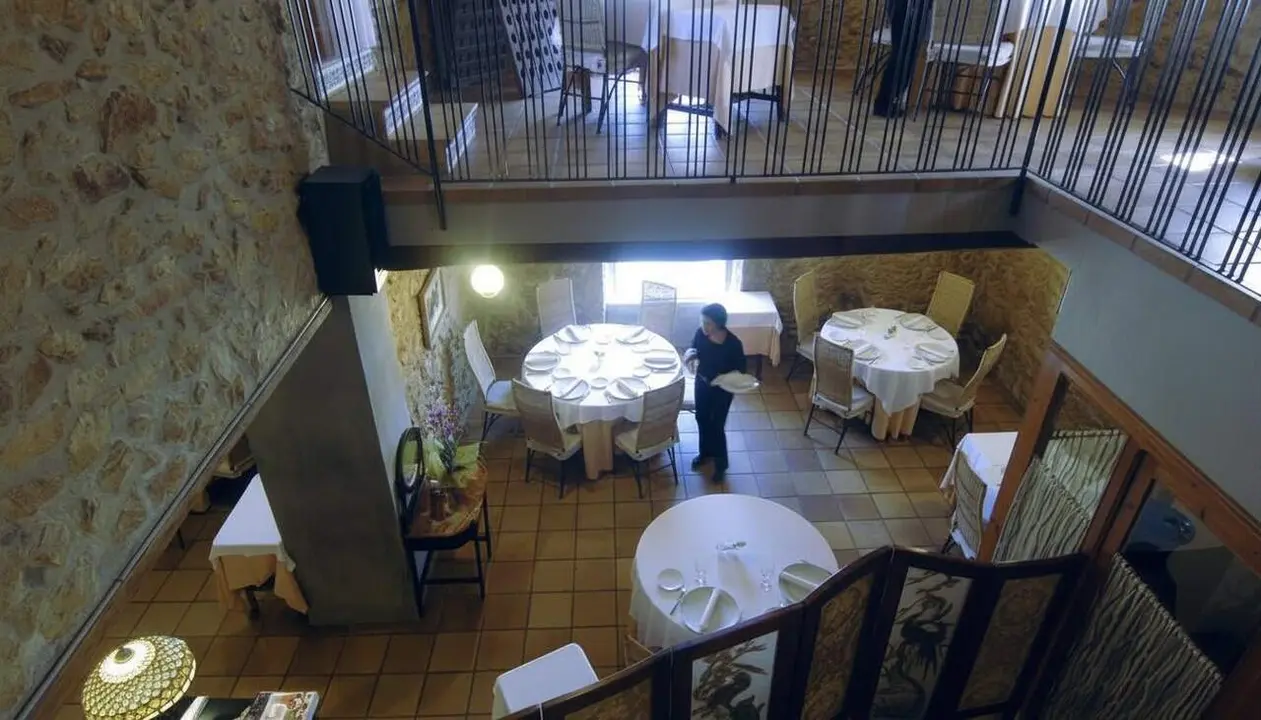 Restaurant Les Moles a Ulldecona amb estrella Michelin i cuina creativa assequible a les Terres de l'Ebre &mdash; Imagen generada por IA