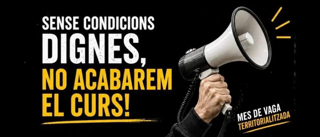 Professorat de secund&agrave;ria manifestant-se per unes condicions laborals m&eacute;s dignes i justes en una protesta reivindicativa