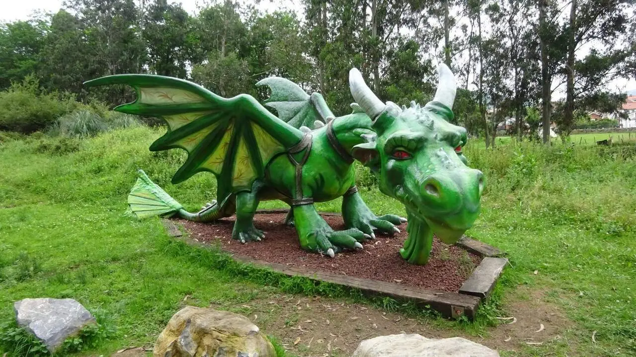 Drac del "cam&iacute; mitol&ograve;gic" del Parc de S&aacute;mano, a Castro Urdialesa, Cant&agrave;bria.