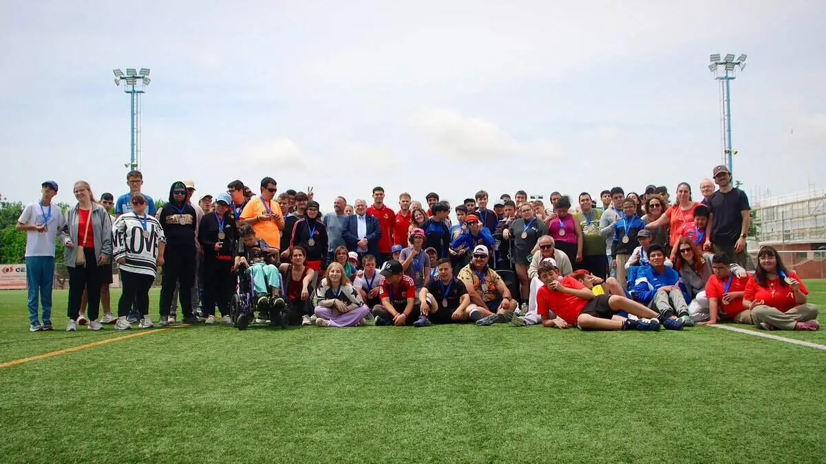  Lliurament de medalles a les VI Jornades de Conviv&egrave;ncia amb escoles d&rsquo;educaci&oacute; especial a La Canonja &mdash; Imagen de la Fuente 