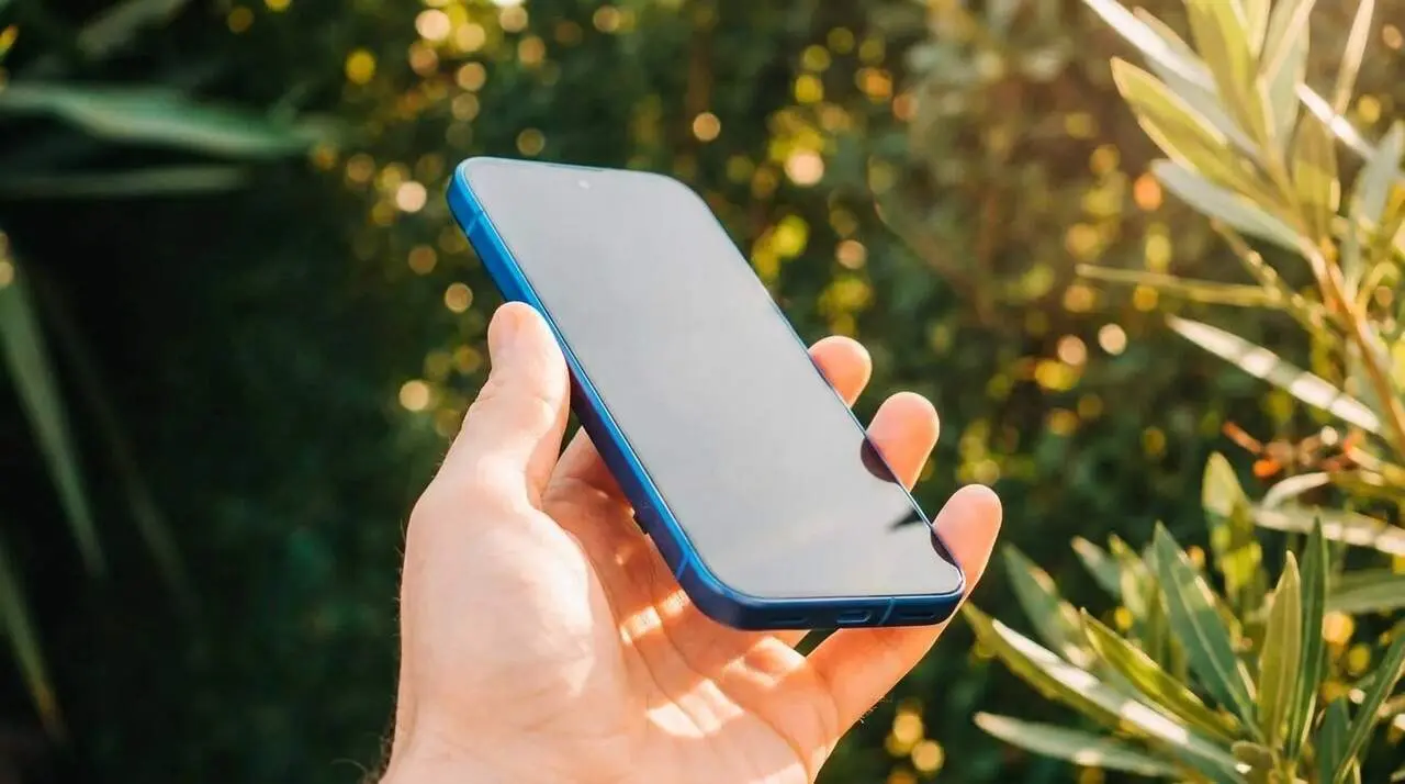  Pixel 10 el millor m&ograve;bil compacte amb c&agrave;mera avan&ccedil;ada i bateria de llarga durada de 7 anys &mdash; Imagen generada por IA 