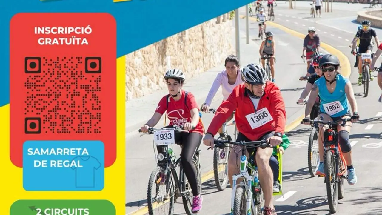  Participants preparant-se per la Bicicletada Popular de Tarragona amb dos recorreguts per a totes les edats i nivells &mdash; Imagen de la Fuente 