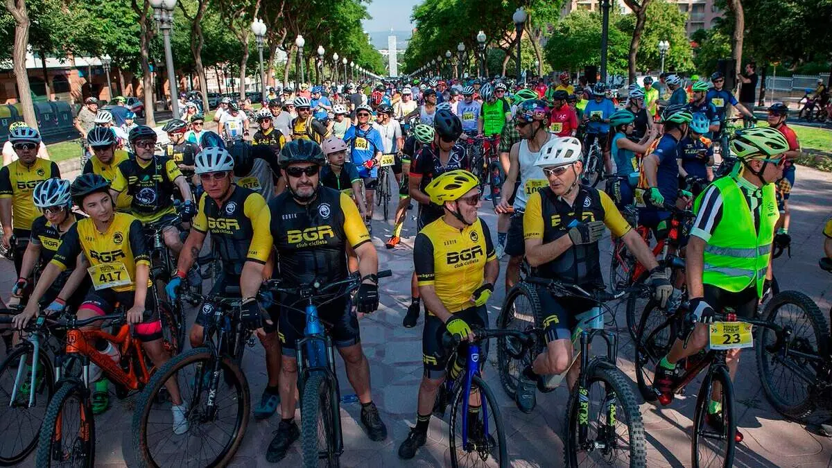  Gran participaci&oacute; a la Bicicletada Popular amb m&eacute;s de 1500 persones gaudint d&rsquo;una jornada esportiva i festiva als carrers &mdash; Imagen de la Fuente 