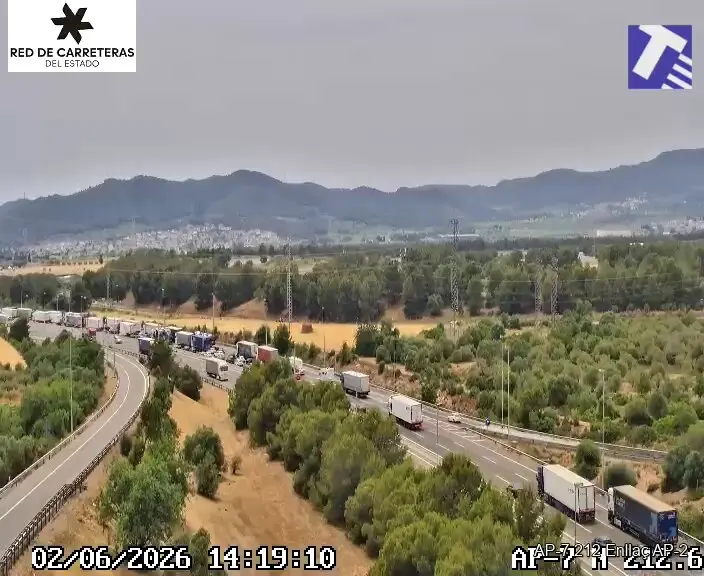  Accident a l'AP-7 a Santa Oliva provoca retencions i nom&eacute;s un carril obert en sentit sud cap a Tarragona &mdash; Imagen de la Fuente 