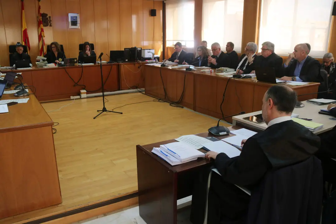 Prove&iuml;dora de l'Aldea reconeix inflar factures sota ordres de l'exgerent en esc&agrave;ndol financer recent &mdash; Imagen de la fuente