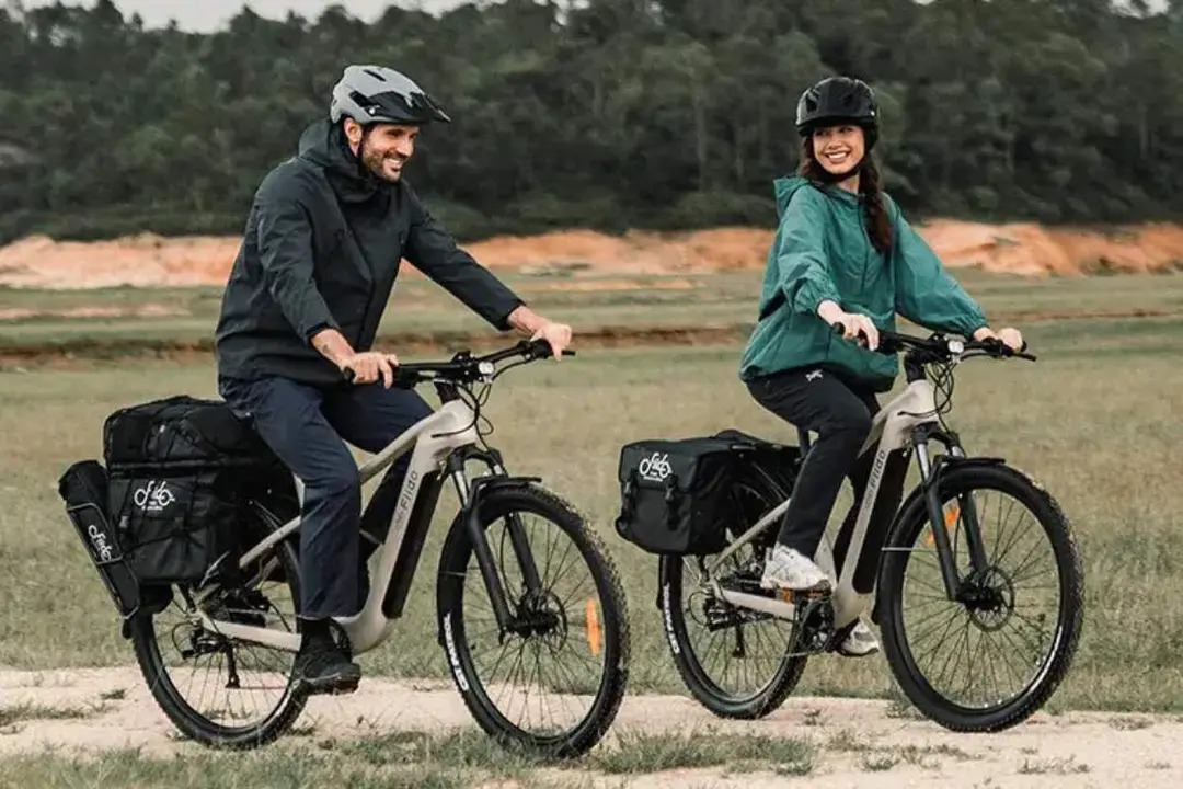 Pedro S&aacute;nchez anuncia ajudes per fomentar l'&uacute;s de bicicletes el&egrave;ctriques a Espanya amb l'objectiu de mobilitat sostenible &mdash; Imagen generada por IA