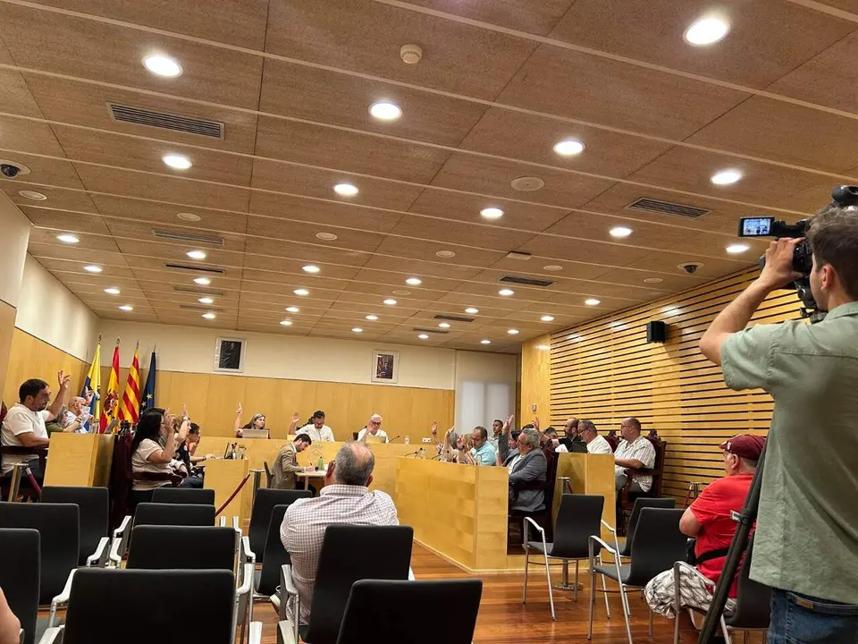 El plenari municipal del 19 de juny de 2026 nomena jutge de pau i el seu substitut en sessi&oacute; oficial &mdash; Imagen de la Fuente