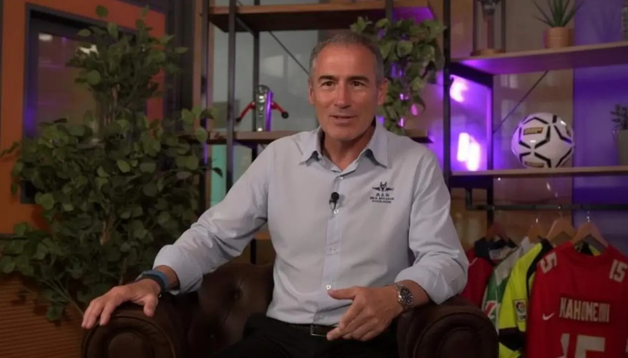  Ramon Vall&egrave;s revela com la disciplina i els protocols garantitzen la seguretat en els vols comercials sense deixar res a la sort &mdash; Imagen generada por IA 