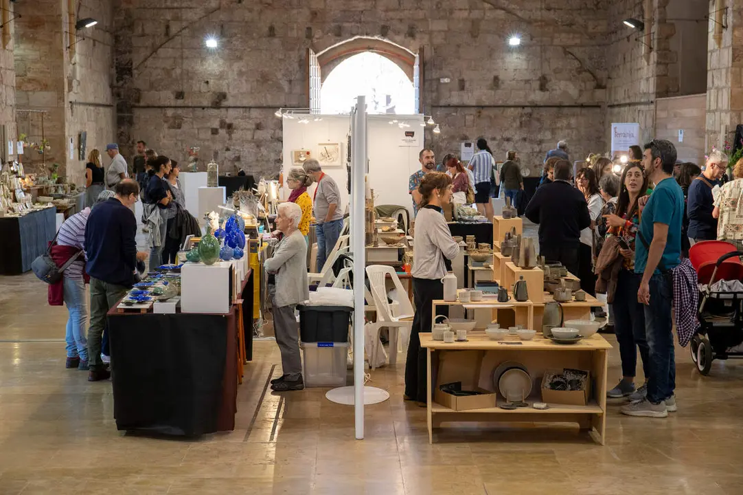La fa&ccedil;ana de l&rsquo;esgl&eacute;sia de Sant Francesc a Montblanc, epicentre del festival Terr&agrave;nia 2026 amb participaci&oacute; de Pol&ograve;nia &mdash; Imagen de la fuente