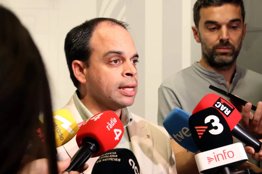 El secretari de Telecomunicacions i Transformaci&oacute; Digital de la Generalitat, Albert Tort, ofereix una atenci&oacute; a mitjans al Palau de la Generalitat