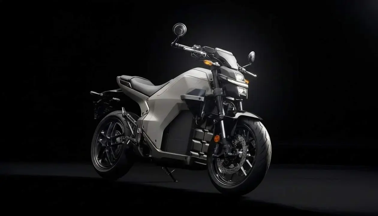 Honda WN7 la primera moto el&egrave;ctrica de gran cilindrada amb versi&oacute; per carnet A2 i preu oficial a Espanya &mdash; Imagen generada por IA