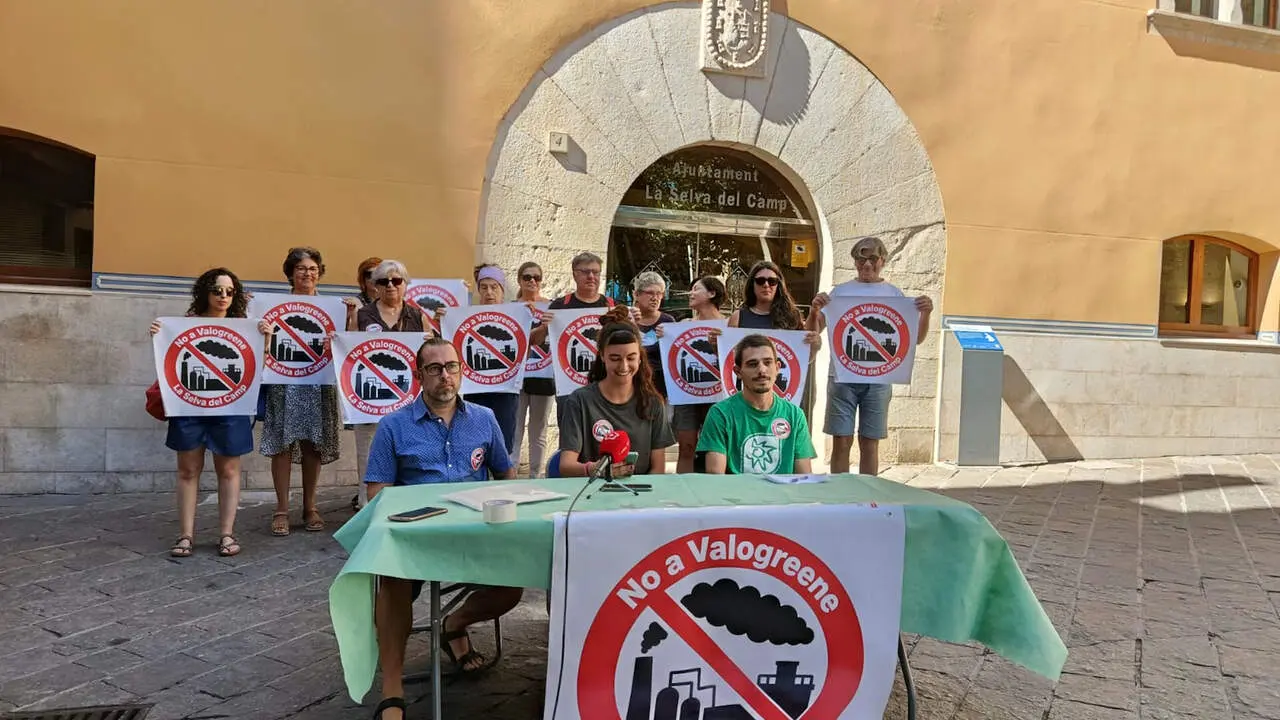 Imatge de la roda de premsa de No a Valogreene, aquest dilluns