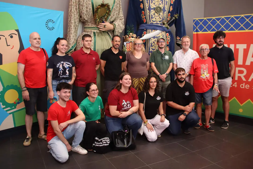 Imatge dels impulsors de les festes de Santa Tecla de Tarragona, amb representaci&oacute; de diferents entitats